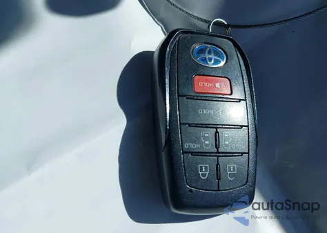 2021 Toyota Sienna Xle z USA, uszkodzony, nr VIN 5TDJRKEC1MS017451